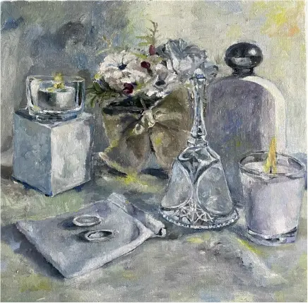 画像：キャンドルが二つ、ガラス素材のベル、白い花束、白いヘアオイルの容器、２つの指輪がキャンバスに油絵の具によって描かれている。